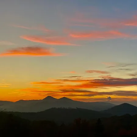 Domecek Pod Holym Vrchem * Hlinna